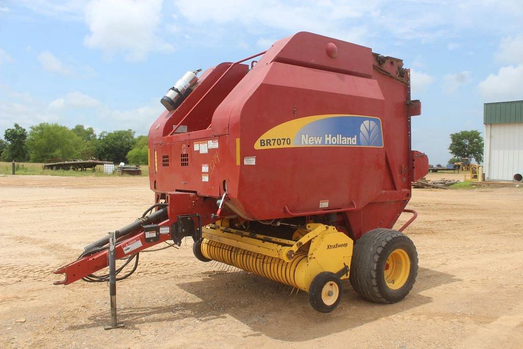 Image of New Holland BR7070 Image 0