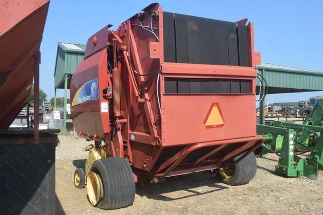 Image of New Holland BR7090 equipment image 1
