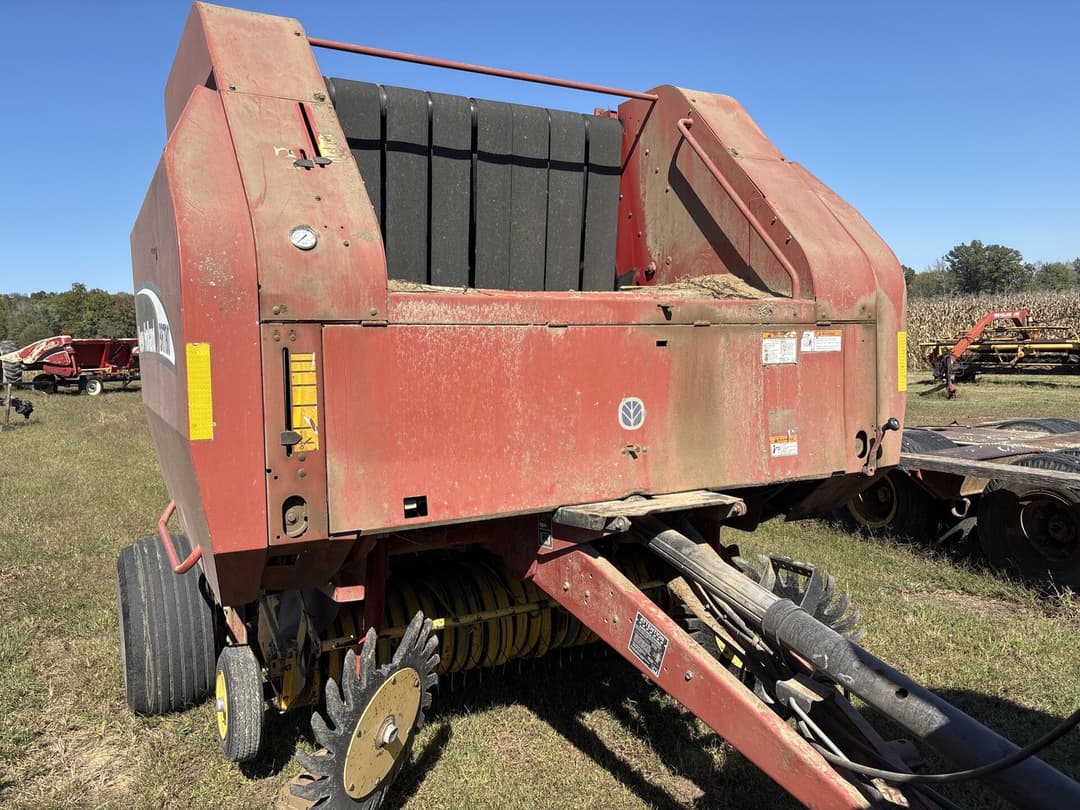 Image of New Holland BR780 Primary image