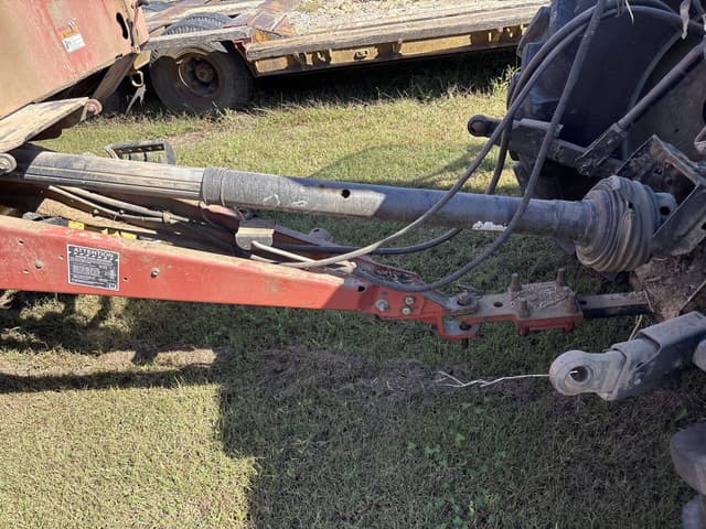 Image of New Holland BR780 equipment image 4