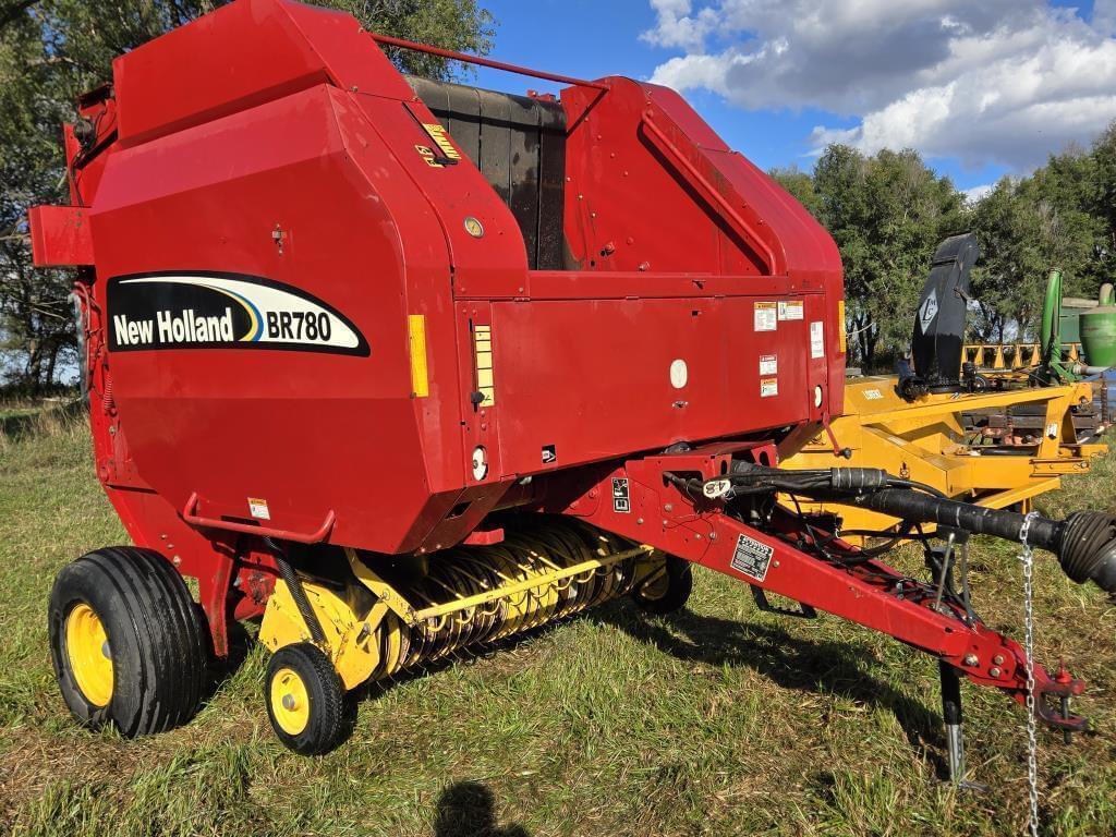 Image of New Holland BR780 Primary image