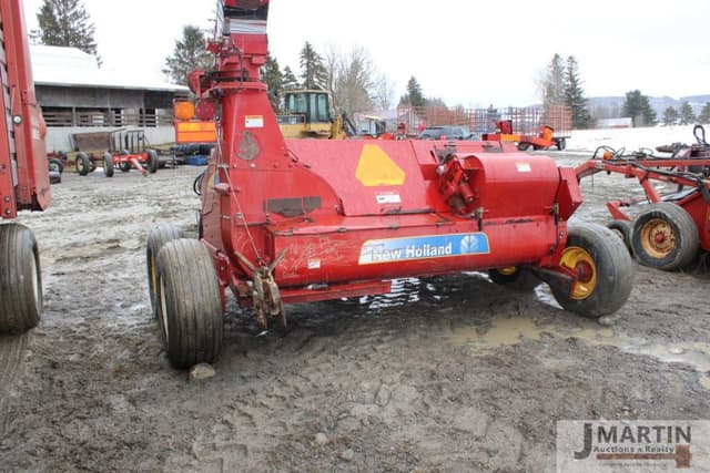 Image of New Holland FP230 equipment image 4