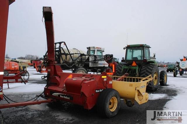 Image of New Holland FP240 equipment image 3