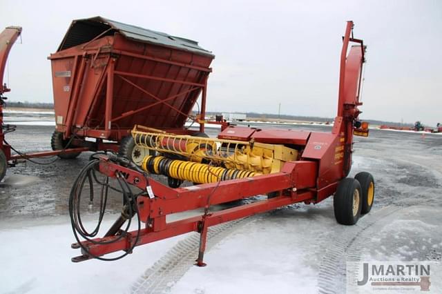 Image of New Holland FP240 equipment image 1