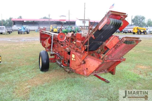 Image of New Holland Hayliner 273 equipment image 3