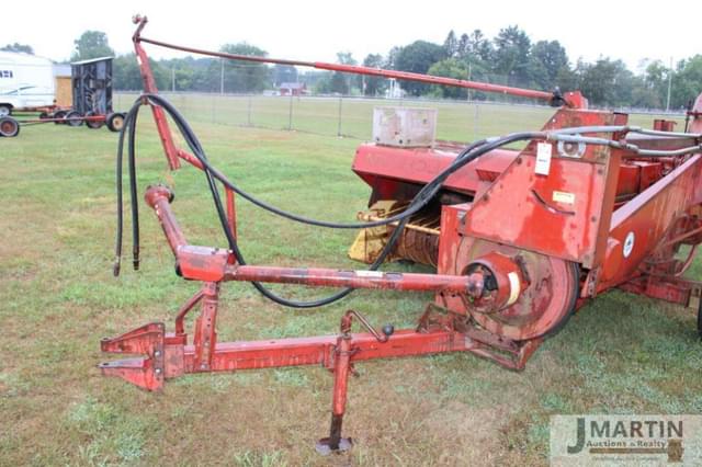 Image of New Holland Hayliner 273 equipment image 4