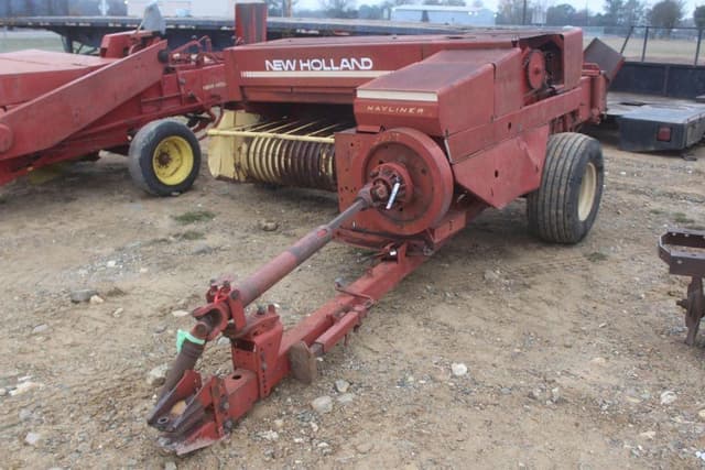 Image of New Holland Hayliner 276 equipment image 1
