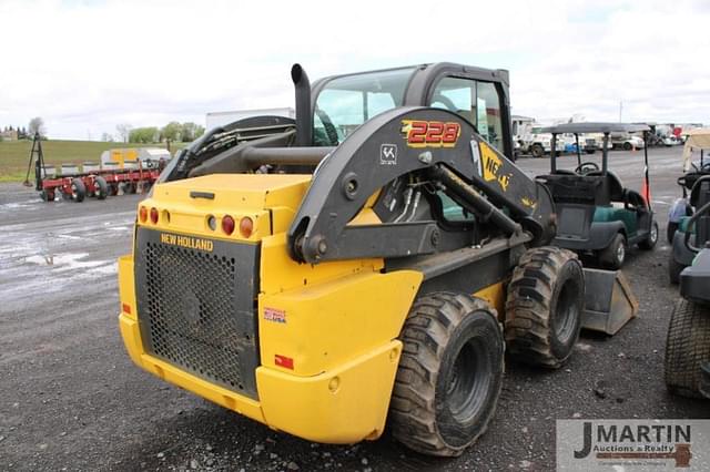 Image of New Holland L228 equipment image 2