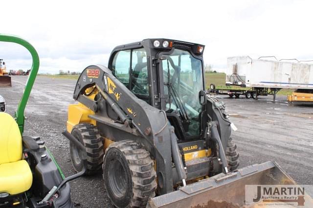 Image of New Holland L228 equipment image 3
