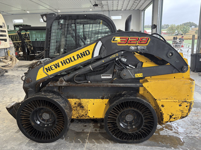 Image of New Holland L328 equipment image 2
