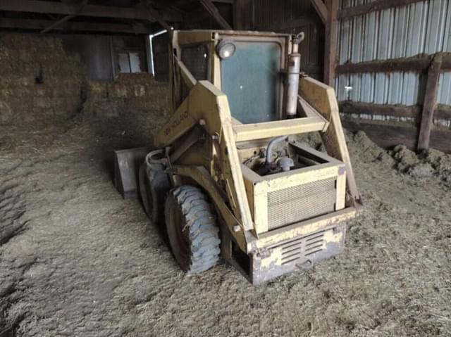 Image of New Holland L425 equipment image 3