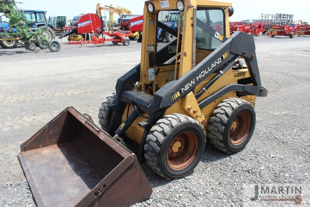 Main image New Holland L455