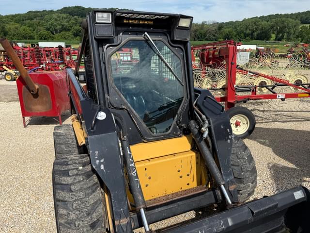 Image of New Holland LX885 equipment image 2
