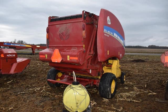 Image of New Holland RB450 equipment image 2