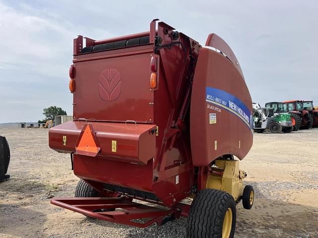 Image of New Holland RB460 equipment image 4