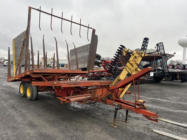 Image of New Holland 1033 equipment image 1