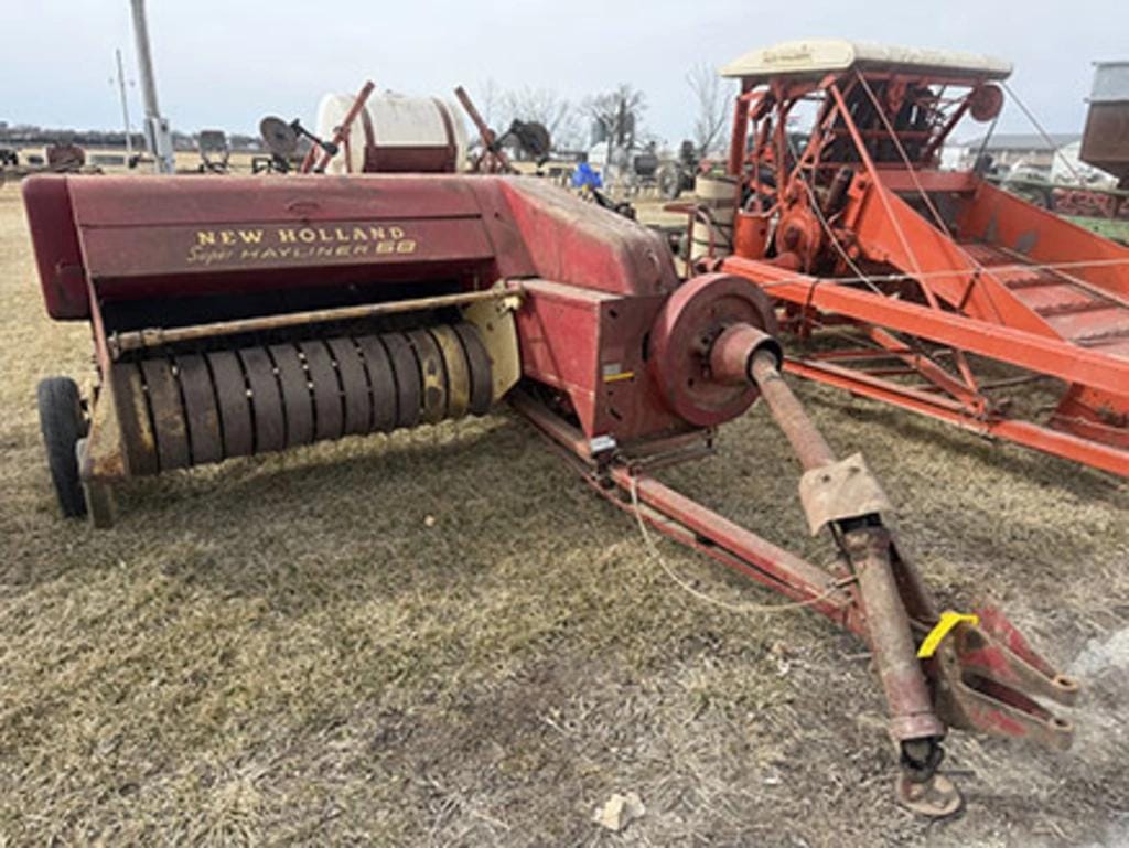 New Holland Super Hayliner 68 Equipment Image0