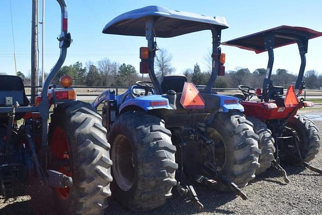 Image of New Holland T2320 equipment image 1