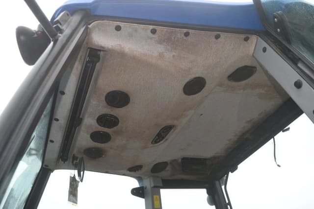 Image of New Holland T5050 equipment image 4