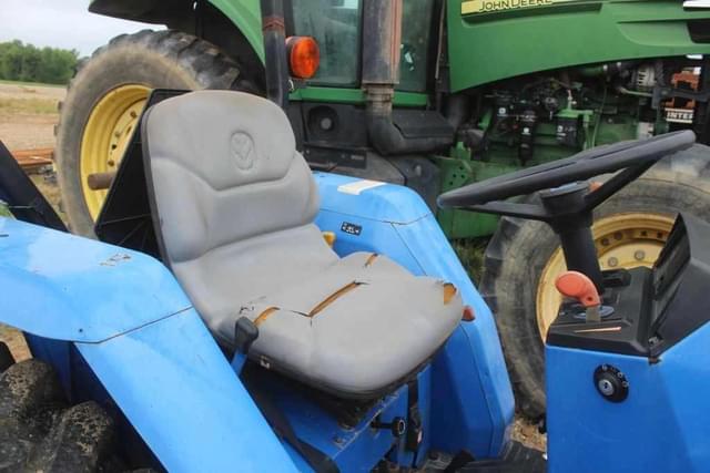 Image of New Holland TC30 equipment image 2