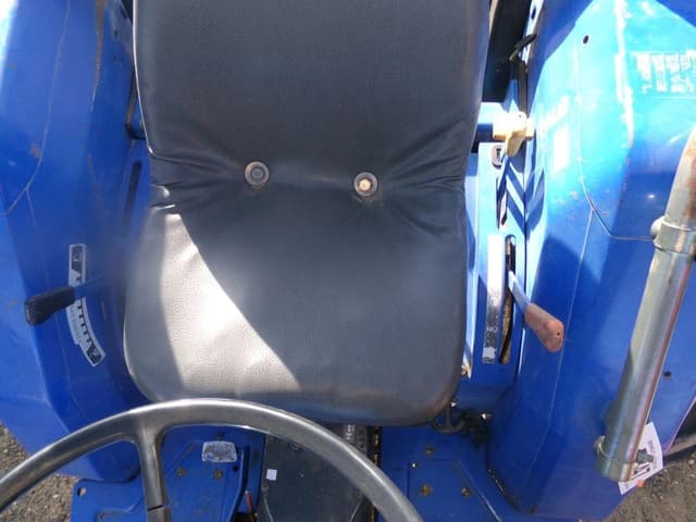 Image of New Holland TC30 equipment image 4