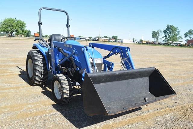 Image of New Holland TC33D equipment image 3