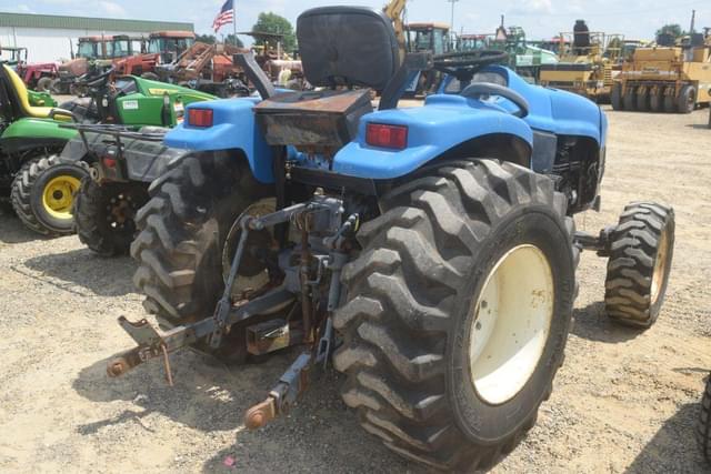 Image of New Holland TC33D equipment image 2