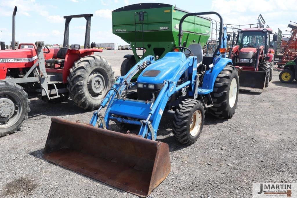 New Holland TC40 Equipment Image0