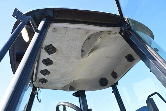 Image of New Holland TD5050 equipment image 4