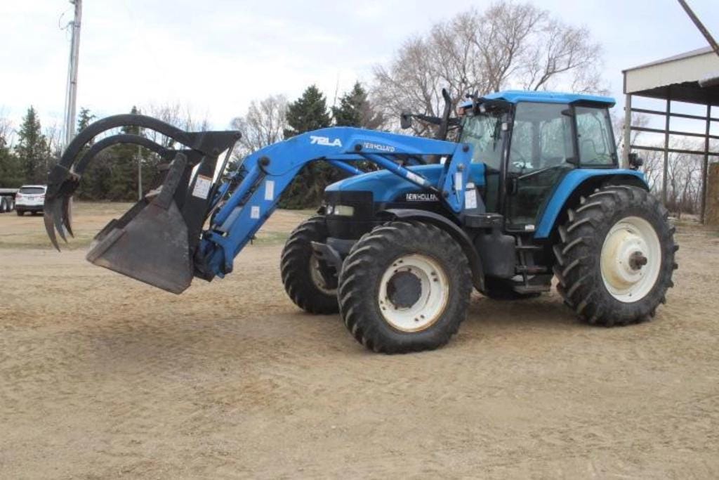 New Holland TM165 Equipment Image0