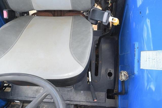 Image of New Holland TN65 equipment image 4