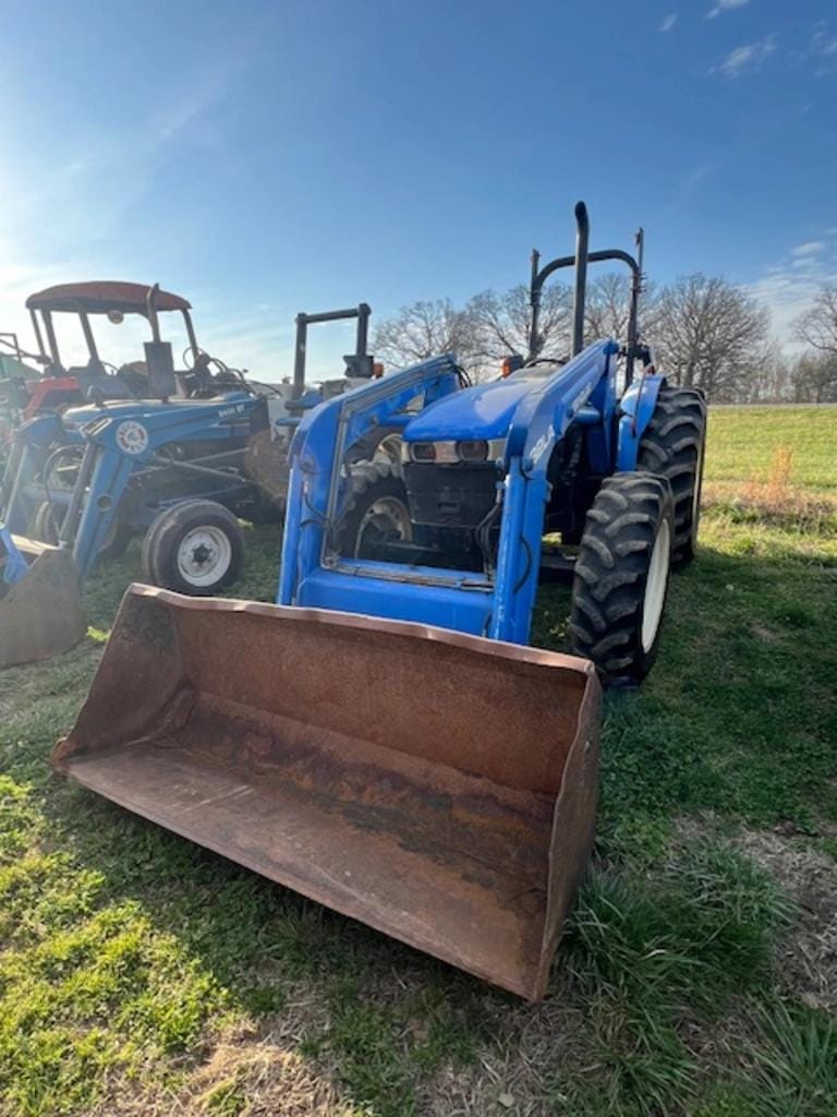 New Holland TN65 Equipment Image0
