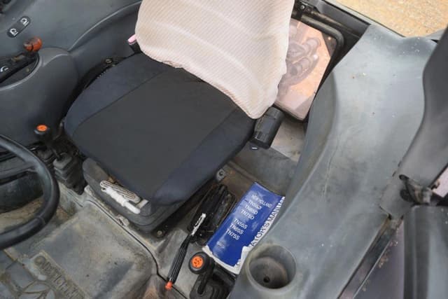 Image of New Holland TN75 equipment image 4