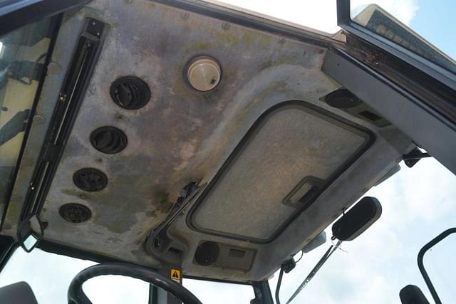 Image of New Holland TS100 equipment image 4