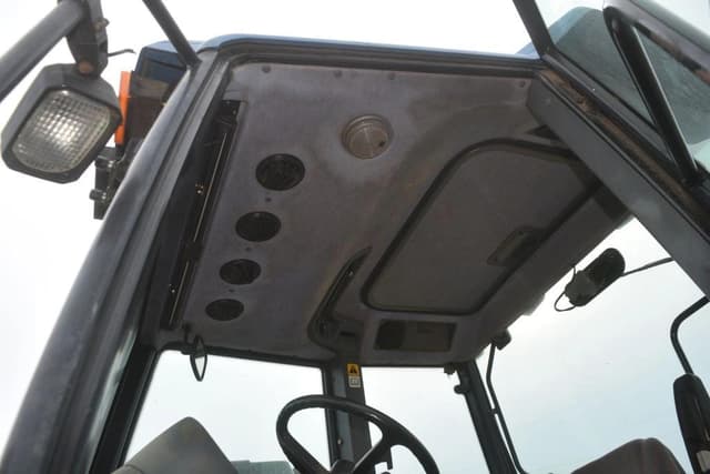 Image of New Holland TS100 equipment image 4