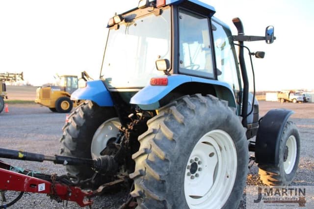Image of New Holland TS110 equipment image 2