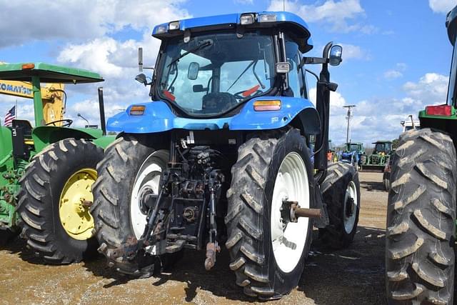 Image of New Holland TS135A equipment image 2