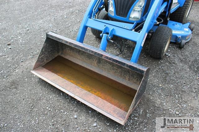 Image of New Holland TZ24DA equipment image 4