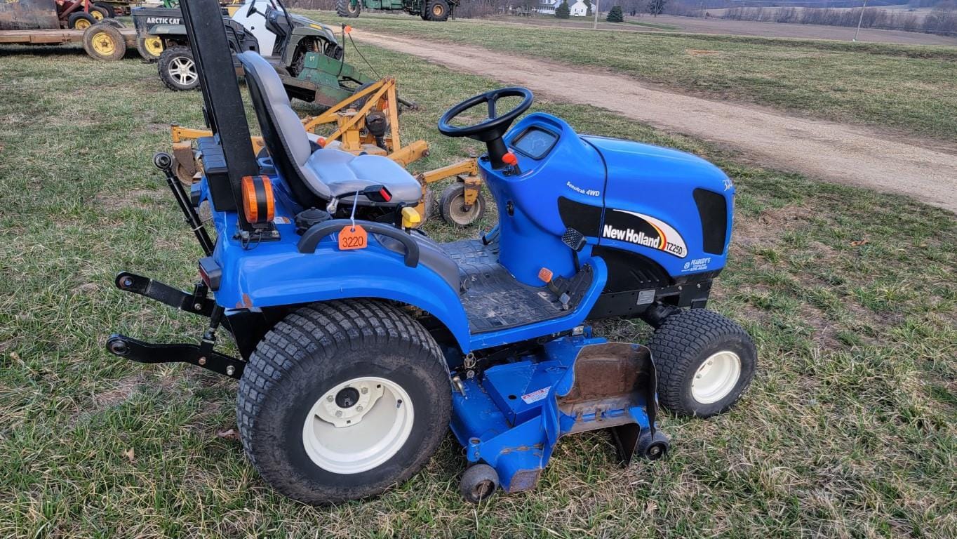 New Holland TZ25DA Equipment Image0