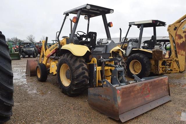 Image of New Holland U80 equipment image 1