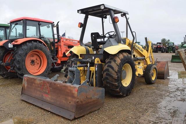 Image of New Holland U80 equipment image 2