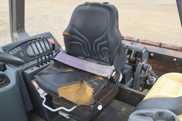 Image of New Holland U80 equipment image 4