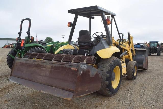 Image of New Holland U80 equipment image 2