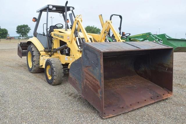 Image of New Holland U80 equipment image 3