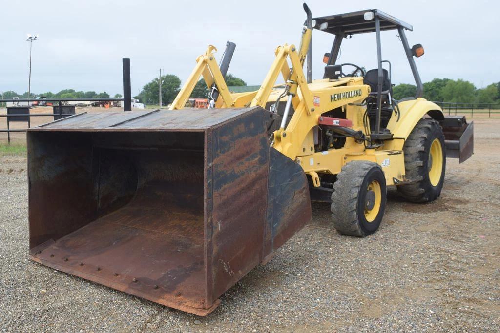 Image of New Holland U80 Primary image