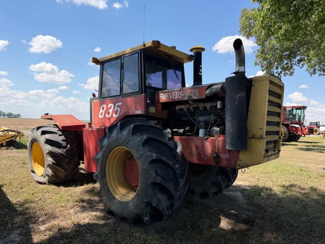Image of Versatile 835 equipment image 1