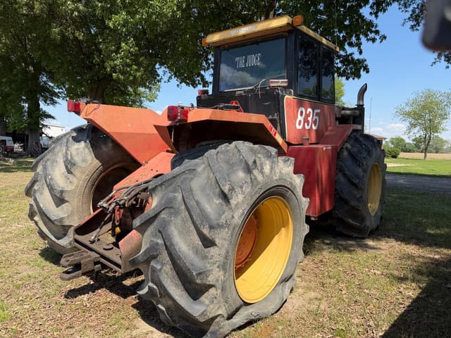 Image of Versatile 835 equipment image 2