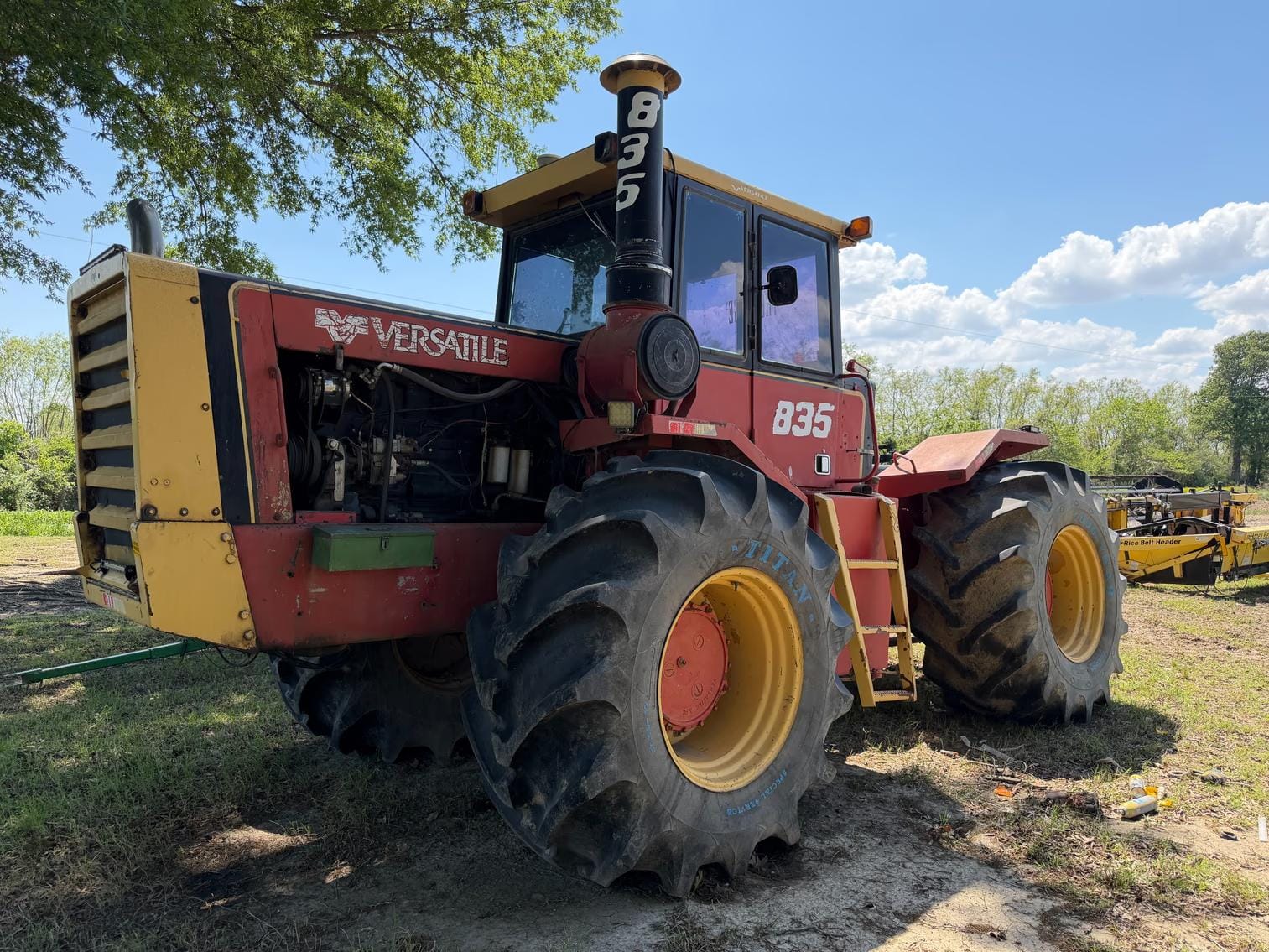 Versatile 835 Equipment Image0