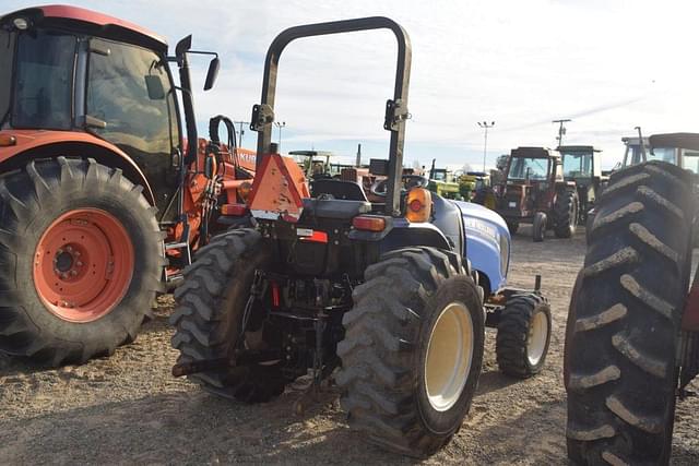 Image of New Holland Workmaster 33 equipment image 2