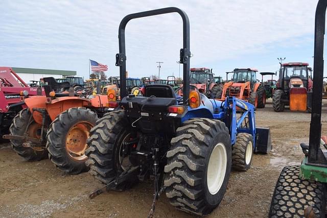 Image of New Holland Workmaster 35 equipment image 2